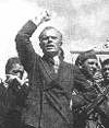 Pertini tiene un comizio a Milano il 25 aprile 1945